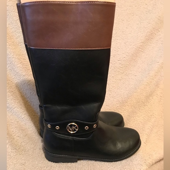 Michael Kors Girls Two Tone Boots - Picture 4 of 6